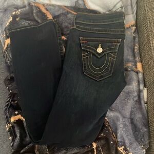 True or religion jeans size 26. Super cute low rise dark denim jeans.